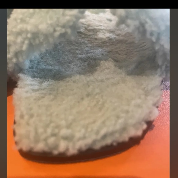 HEREMES LIMITED EDITION ORAN SHEARLING SANDAL💎💎 - Picture 5 of 8
